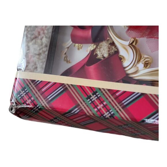 Damaged Box Hispanic Latina  Barbie 2024 Holiday Barbie Doll HRM63 - Picture 4 of 5